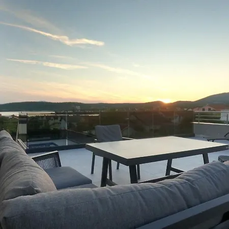 Holiday home Modernes Mit Eigenem Pool Und Meerblick By Interhome Bilice