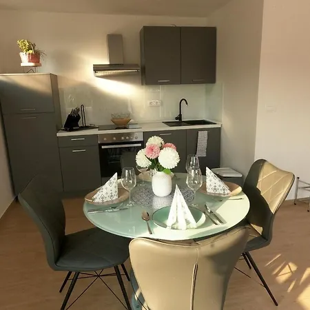 Modernes Mit Eigenem Pool Und Meerblick By Interhome Bilice