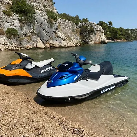 Semesterbostad Modernes Mit Eigenem Pool Und Meerblick By Interhome