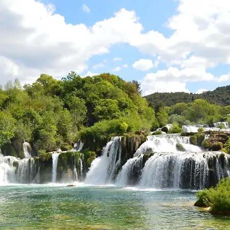 Semesterbostad Modernes Mit Eigenem Pool Und Meerblick By Interhome Bilice