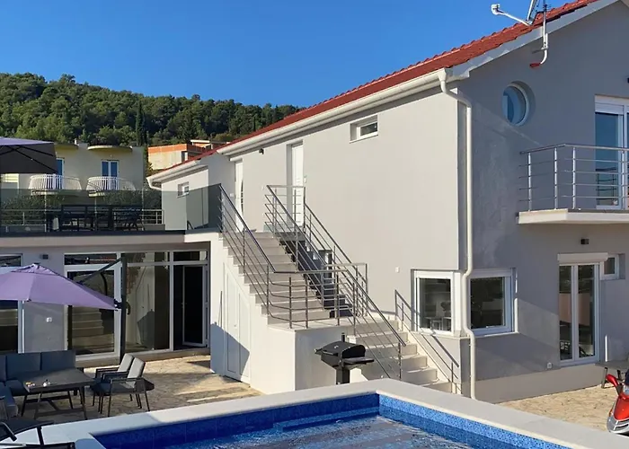 Semesterbostad Modernes Mit Eigenem Pool Und Meerblick By Interhome *