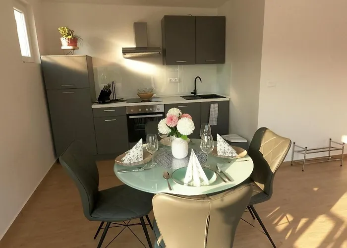 Modernes Mit Eigenem Pool Und Meerblick By Interhome Bilice