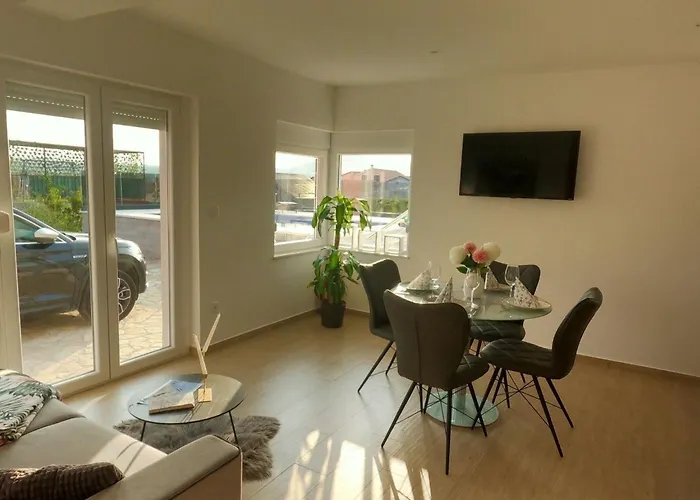 Modernes Mit Eigenem Pool Und Meerblick By Interhome Holiday home