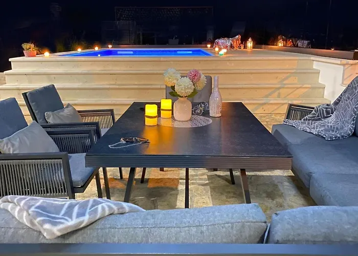 Modernes Mit Eigenem Pool Und Meerblick By Interhome * Bilice