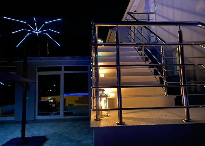 Holiday home Modernes Mit Eigenem Pool Und Meerblick By Interhome