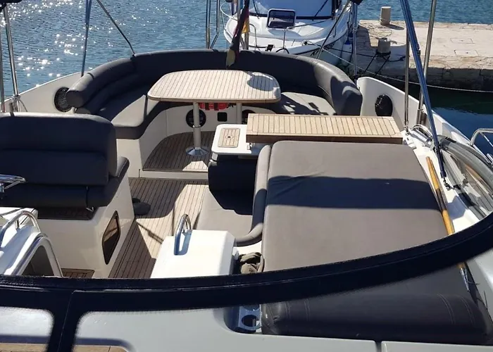 Modernes Mit Eigenem Pool Und Meerblick By Interhome Vakantiehuis *