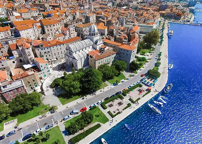 Semesterbostad Modernes Mit Eigenem Pool Und Meerblick By Interhome