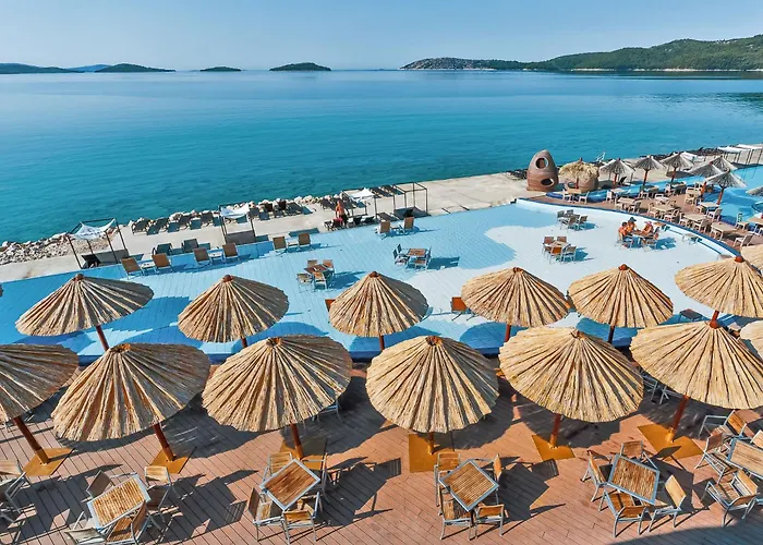 Modernes Mit Eigenem Pool Und Meerblick By Interhome * Bilice